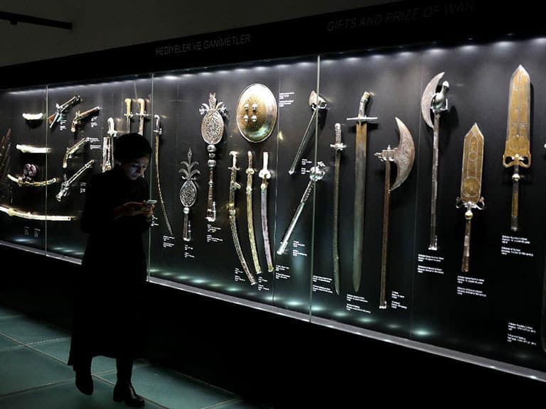 イスタンブールのトプカプ宮殿の宝物殿を探訪 - トプカプ宮殿