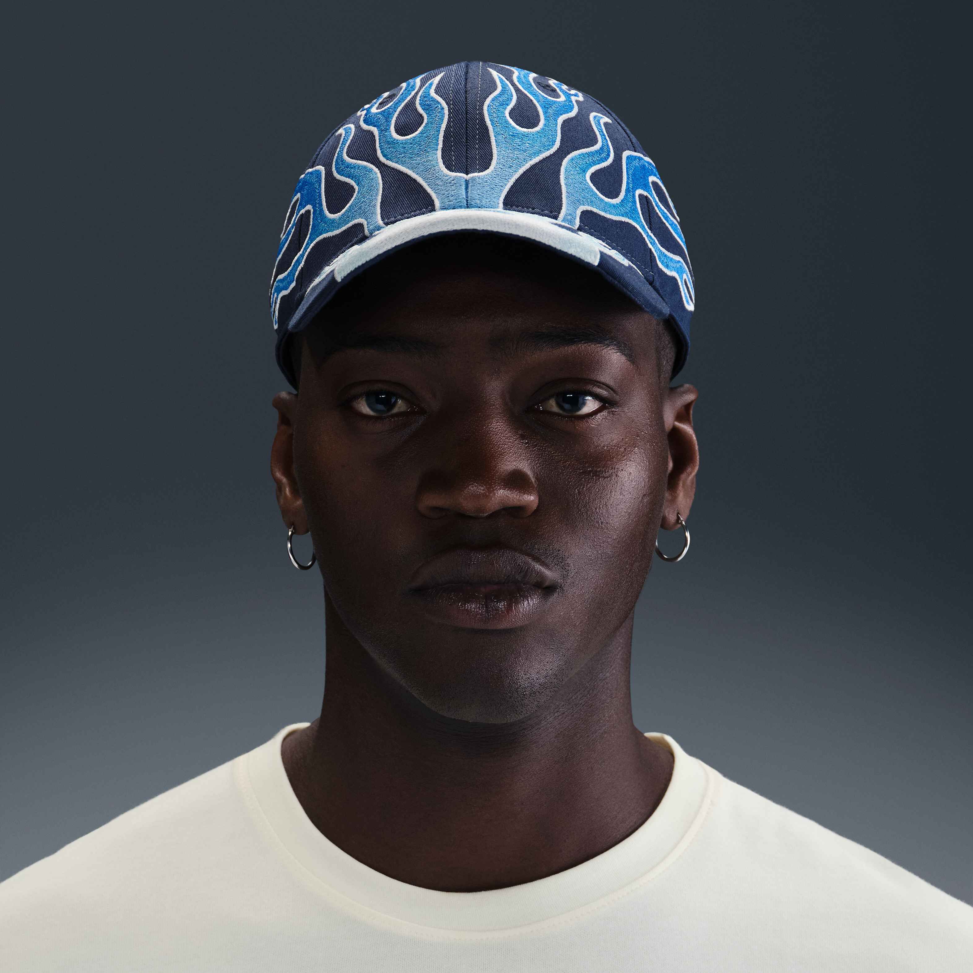 Buy Nike Club Cap Structured OG Flame Cap - Midnight Navy @ Nike Saudi