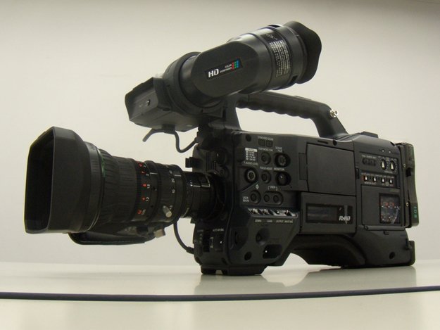 ファイルベース収録カメラ最新案内]Vol.08 パナソニック：AG-HPX305